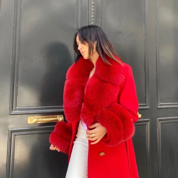 Wool coats with Fox fur - Picture 4 of 6